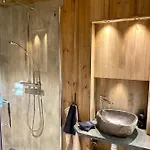 Sauefjoset - Idyllisk Gardstun Fra 1800-tallet Vakantiehuis *