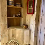 Vakantiehuis Sauefjoset - Idyllisk Gardstun Fra 1800-tallet *