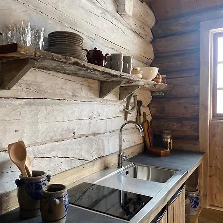 Casa de Férias Sauefjoset - Idyllisk Gardstun Fra 1800-tallet