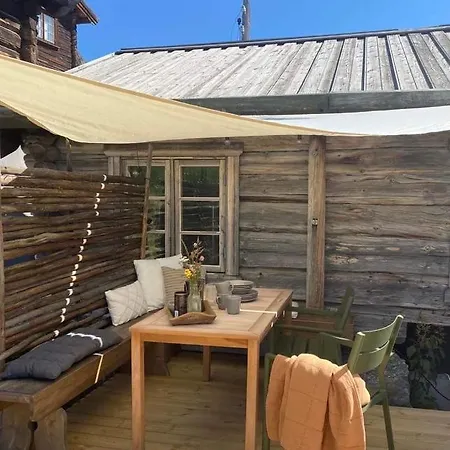 Sauefjoset - Idyllisk Gardstun Fra 1800-tallet Prázdninový dům *