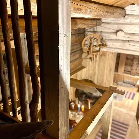 Feriehus Sauefjoset - Idyllisk Gardstun Fra 1800-tallet