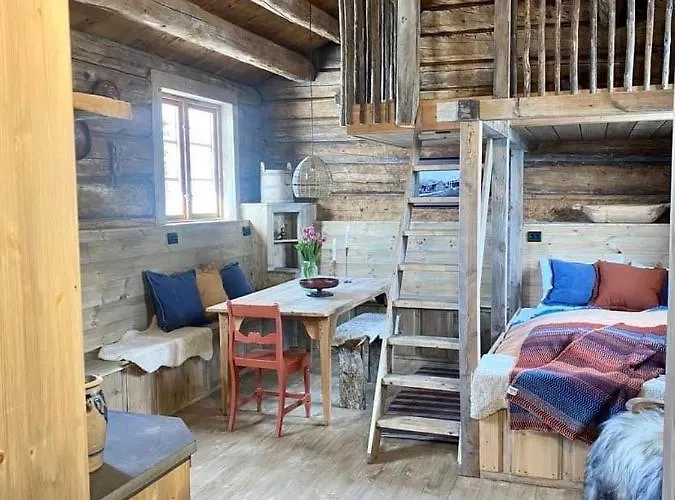 Sauefjoset - Idyllisk Gardstun Fra 1800-tallet Шок